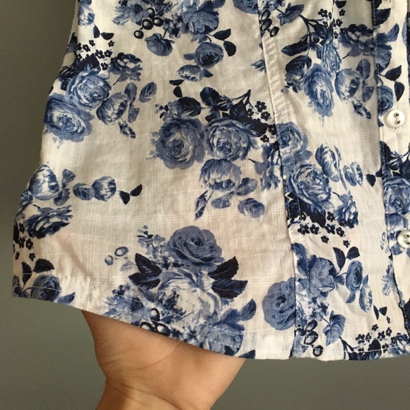 Floral short sleeve button down - Picture 5 of 5